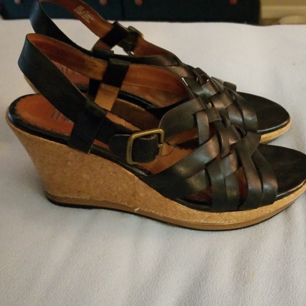 Wedge Sandal - Picture 2 of 7